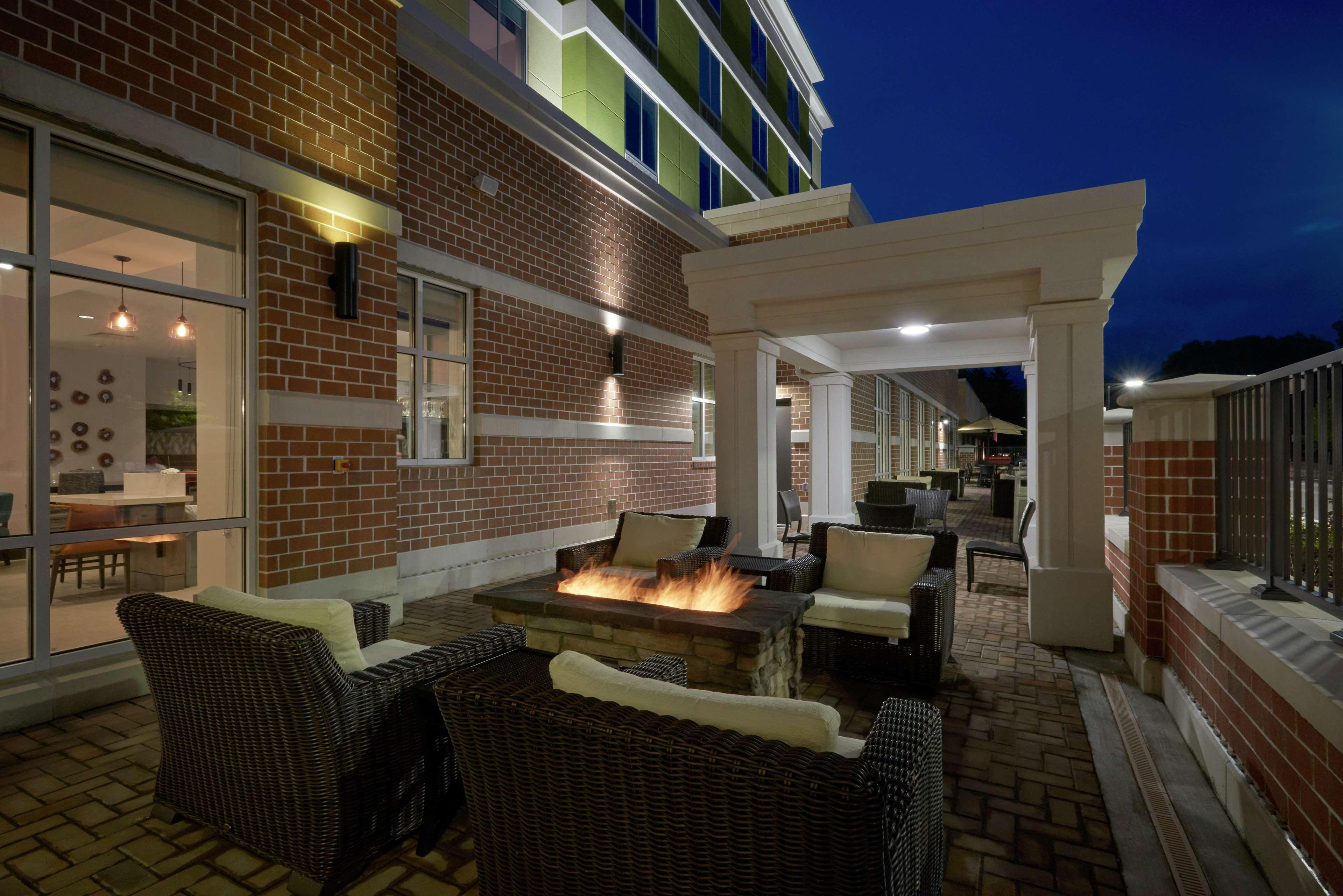 Hilton Garden Inn Corning Downtown Exterior foto